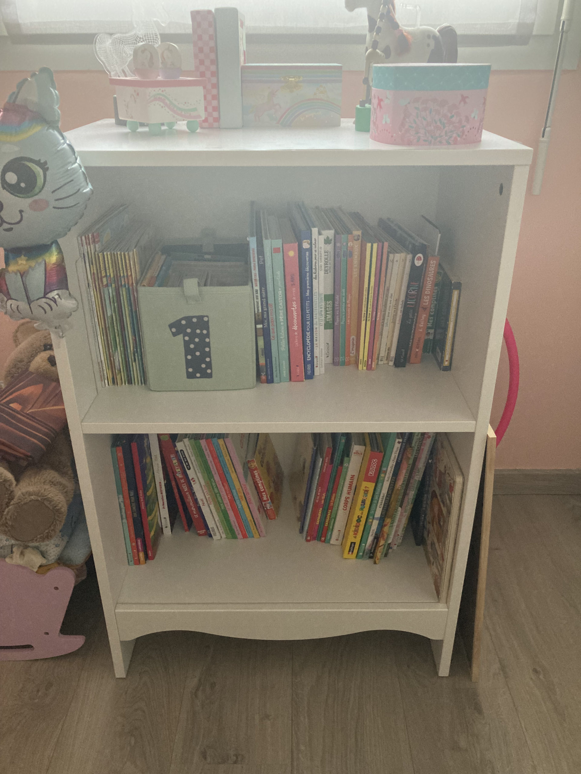 Tri et organisation d'une chambre de petite fille petit meuble rangement Tri et organisation d'une chambre de petite fille petit meuble rangement